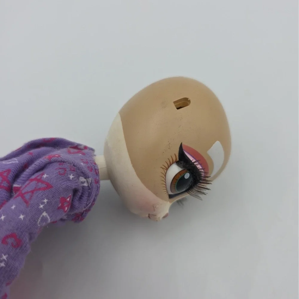 Pinkie Cooper Jet Set Pets 8